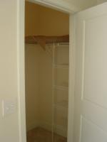 Walk in Closet (1084K)