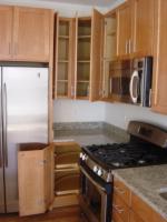 Kitchen -- Lots of cabinet space (1611K)
